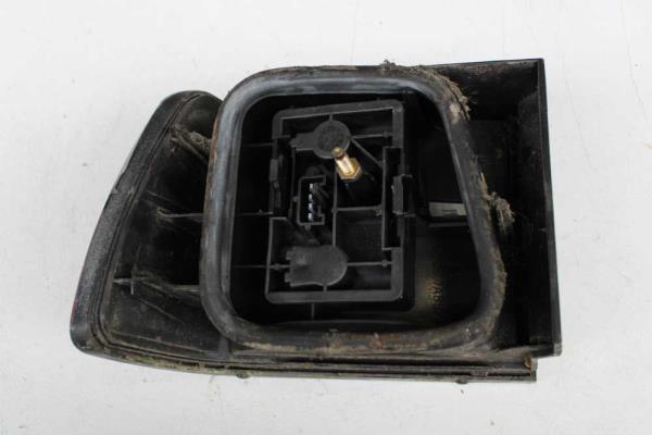 FEU ARRIERE DROIT CITROEN XANTIA 1998+ - Vue 2